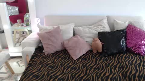 Myrna Sessions online show from 21, 12, 2025