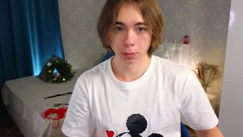 Snapshot of myshkek chatting on 25, 12, 2024 Mickey online show from 25, 12, 2024