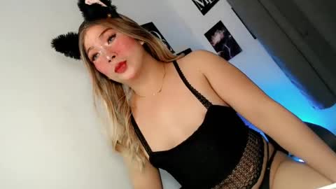 Snapshot of mysterious_kim chatting on 19, 7, 2026 kimmy online show from 19, 7, 2026