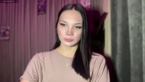 UR GIRL NEXTDOOR online show from 3, 3, 2026