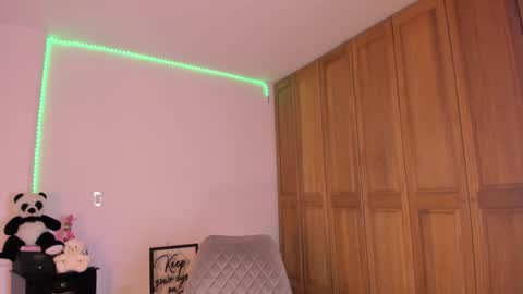 Elena online show from 5, 3, 2025