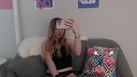 Snapshot of mystic_barbie chatting on 14, 11, 2025 Barbie online show from 14, 11, 2025