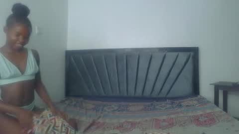 Snapshot of mystic_saucy chatting on 25, 11, 2025 mystic_saucy online show from 25, 11, 2025