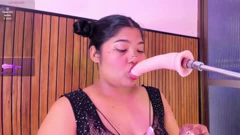Snapshot of mysticlatina chatting on 26, 9, 2025 mysti online show from 26, 9, 2025