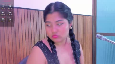 Snapshot of mysticlatina chatting on 1, 10, 2025 mysti online show from 1, 10, 2025