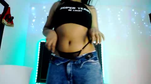 Snapshot of naahia__clark chatting on 20, 12, 2024 naahia__clark online show from 20, 12, 2024