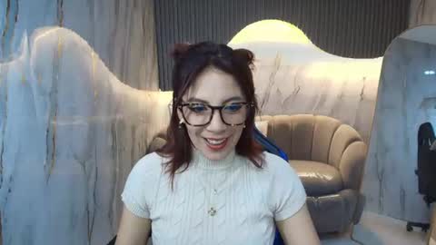 Snapshot of nadia_r_ chatting on 19, 6, 2026 Nadia online show from 19, 6, 2026
