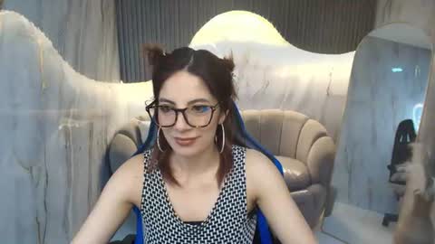 Snapshot of nadia_r_ chatting on 20, 6, 2026 Nadia online show from 20, 6, 2026