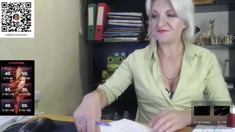 Snapshot of nadin_slut chatting on 10, 10, 2025 Nadin online show from 10, 10, 2025