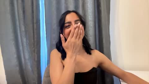Snapshot of nadinevanni chatting on 14, 6, 2026 Leya online show from 14, 6, 2026
