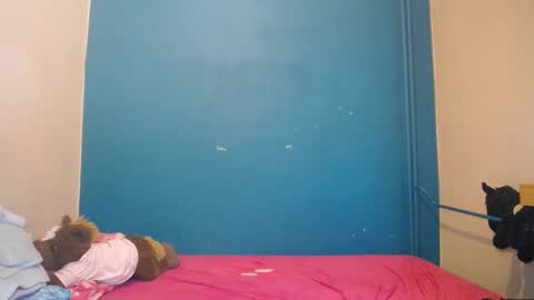 nadinnnea online show from 18, 2, 2025