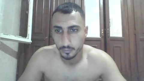 Snapshot of nadirff16 chatting on 12, 10, 2025 V online show from 12, 10, 2025