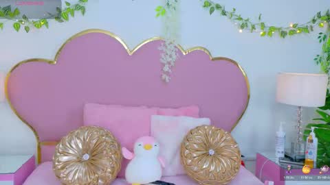 Snapshot of nahiarareina chatting on 27, 10, 2025 NahiaraReina online show from 27, 10, 2025