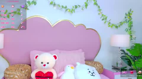 Snapshot of nahiarareina chatting on 8, 11, 2025 NahiaraReina online show from 8, 11, 2025