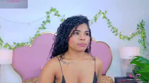 Snapshot of nahiarareina chatting on 23, 11, 2025 NahiaraReina online show from 23, 11, 2025
