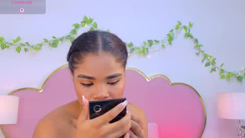 Snapshot of nahiarareina chatting on 3, 12, 2025 NahiaraReina online show from 3, 12, 2025