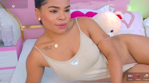 Snapshot of nahiarareina chatting on 5, 12, 2025 NahiaraReina online show from 5, 12, 2025
