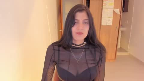 independent model online show from 27, 12, 2024