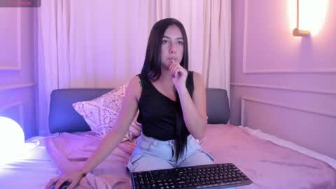 Nahomi online show from 8, 9, 2025