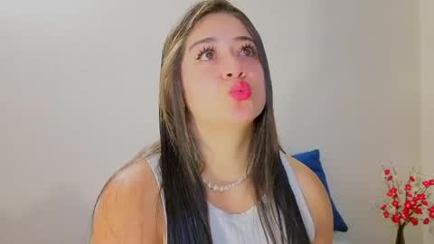 Snapshot of nahomi_sweett chatting on 23, 4, 2026 Nahomi online show from 23, 4, 2026