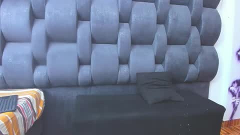 Nahomi and andes  online show from 11, 1, 2026