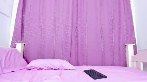 nahomy_smiith_ online show from 15, 11, 2025