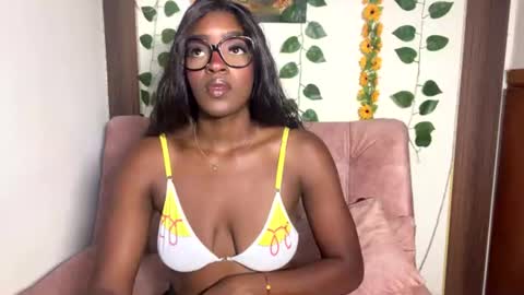 Nahomy  online show from 6, 7, 2026