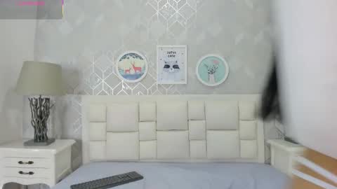 naia_cox online show from 16, 1, 2026