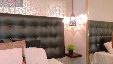 naiaramasson_ online show from 10, 2, 2026