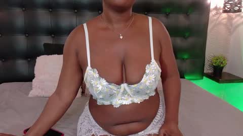 naiaramasson_ online show from 9, 4, 2026