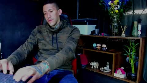 naider_1 online show from 19, 4, 2026