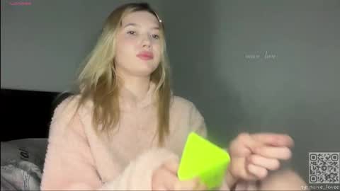 Mia  guest- Eva from DOUBLECUTIES online show from 20, 2, 2026