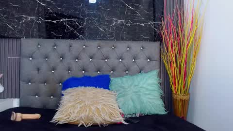 NALAROY online show from 12, 2, 2025