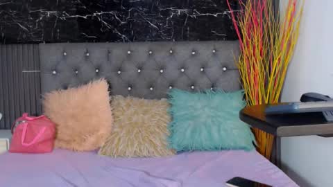 NALAROY online show from 25, 2, 2025