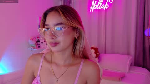 Snapshot of nallahh_ chatting on 28, 11, 2025 Nallah online show from 28, 11, 2025