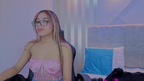 nami_sweet_ online show from 30, 9, 2025