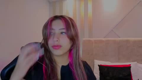 nami_sweet_ online show from 13, 10, 2025