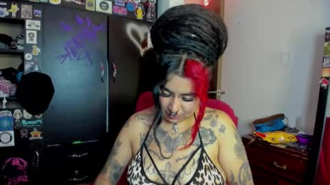 Snapshot of nana_cirkuss chatting on 24, 10, 2025 Val  online show from 24, 10, 2025