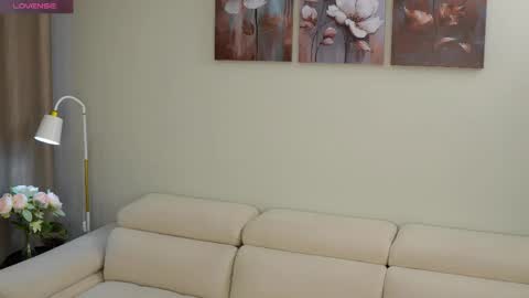 Snapshot of nanalindner chatting on 7, 5, 2026 Kiana online show from 7, 5, 2026