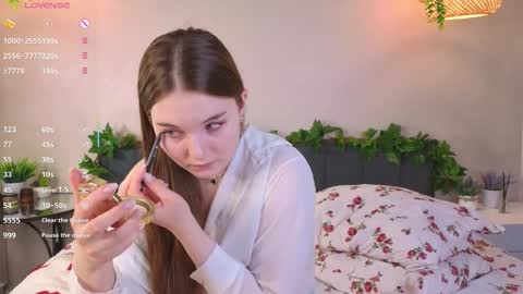 Luna online show from 10, 11, 2025