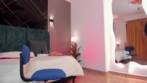 Naomi online show from 11, 4, 2026