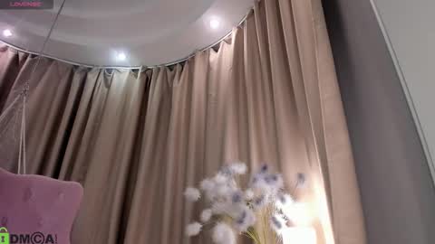 Snapshot of naomi_rias chatting on 27, 10, 2025 Naomi online show from 27, 10, 2025