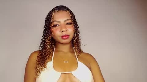 Snapshot of naomi_rider77 chatting on 15, 9, 2025 mara Jos online show from 15, 9, 2025