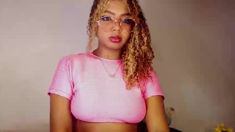 Snapshot of naomi_rider77 chatting on 19, 9, 2025 mara Jos online show from 19, 9, 2025