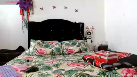 Snapshot of naomi_unu chatting on 19, 6, 2026 Naomi online show from 19, 6, 2026
