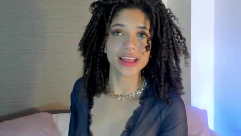 Snapshot of naomidawsonn chatting on 4, 11, 2025 naomidawson online show from 4, 11, 2025