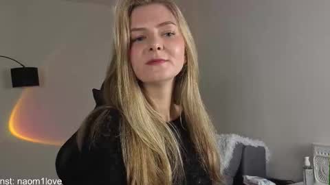 Snapshot of naomigirl33 chatting on 16, 9, 2025 Naomi Dear I will be online at 1200 UTC online show from 16, 9, 2025