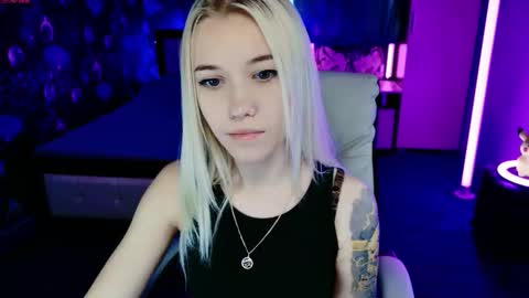 Snapshot of naomihita chatting on 7, 11, 2025 naomihita online show from 7, 11, 2025