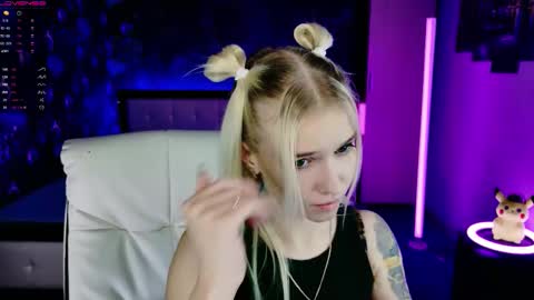 Snapshot of naomihita chatting on 25, 11, 2025 naomihita online show from 25, 11, 2025