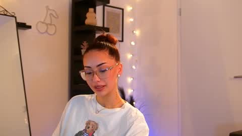 Snapshot of naomii_20 chatting on 7, 11, 2025 naomii_20 online show from 7, 11, 2025